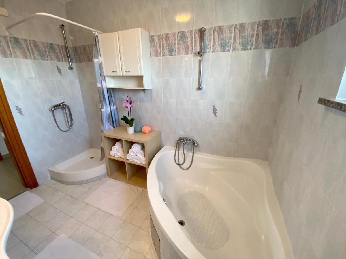 Penthouse Cityview Пула Экстерьер фото
